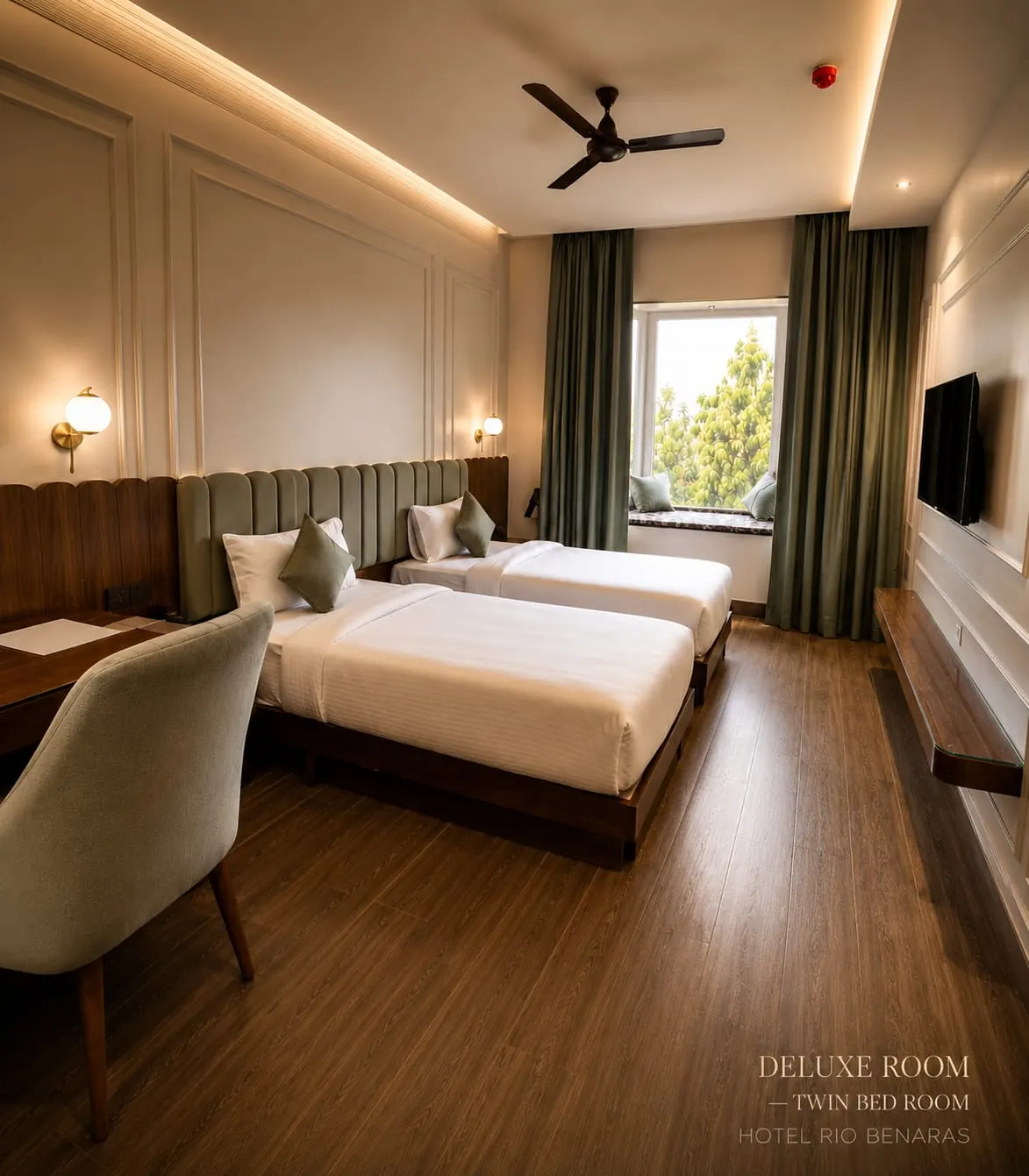 Deluxe twin room at Hotel Rio Benaras
